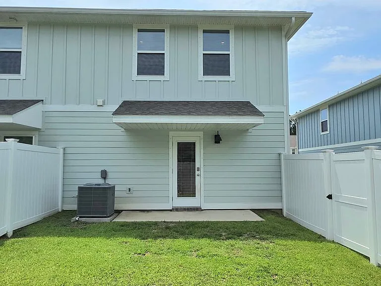 8742 Meadow Flower Ln — Photo 15