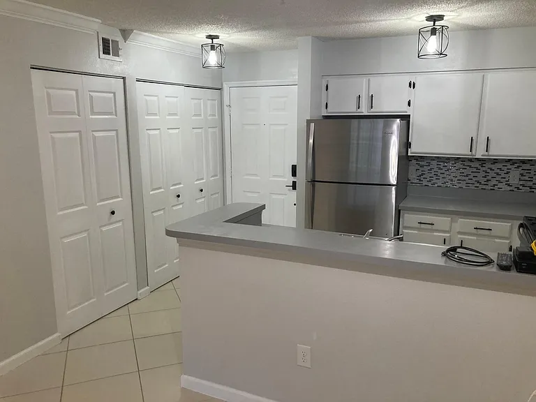 Entry way/kitchen