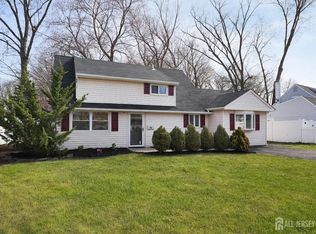 42 Southwood Dr, Old Bridge, NJ 08857