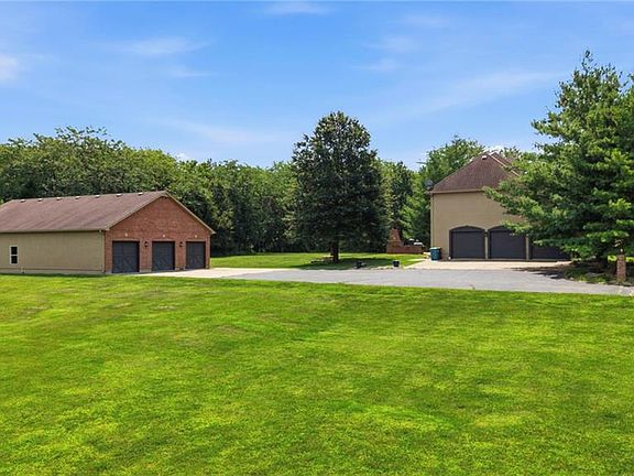 3rd image of 20215 S Grand Dr