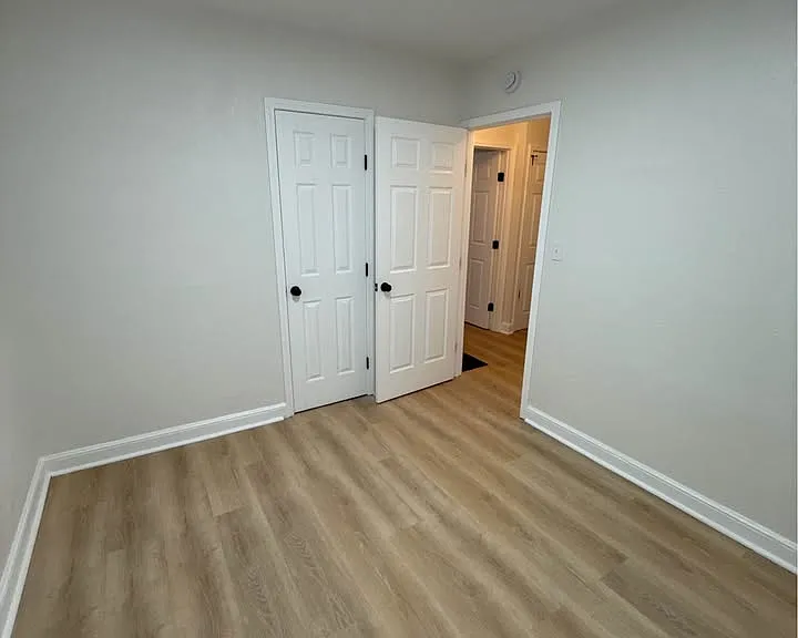 3857 E 60th Ter — Photo 10