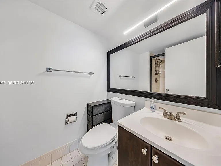 5880 Collins Ave #1007 — Photo 19