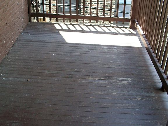 5th image of 4010 N Kenmore Ave APT A4