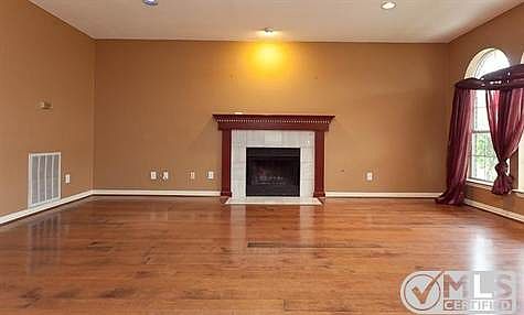 4th image of 7320 Royal Crest Ln