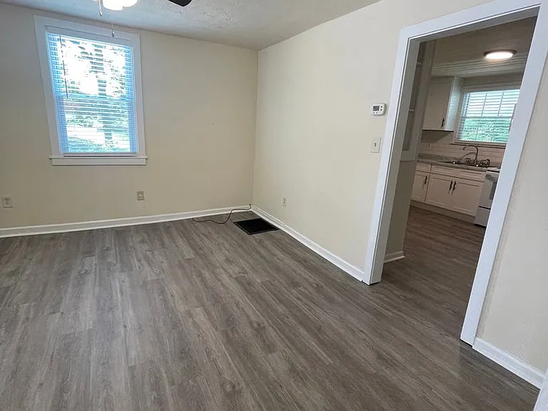134 Dallas St — Photo 8