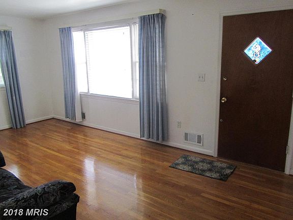 4th image of 4927 Olympia Ave