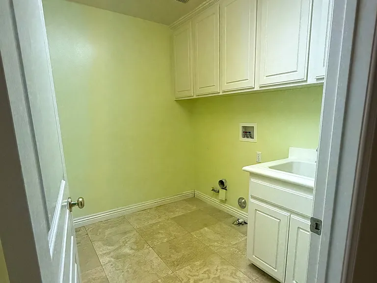 6363 Hazel St — Photo 18