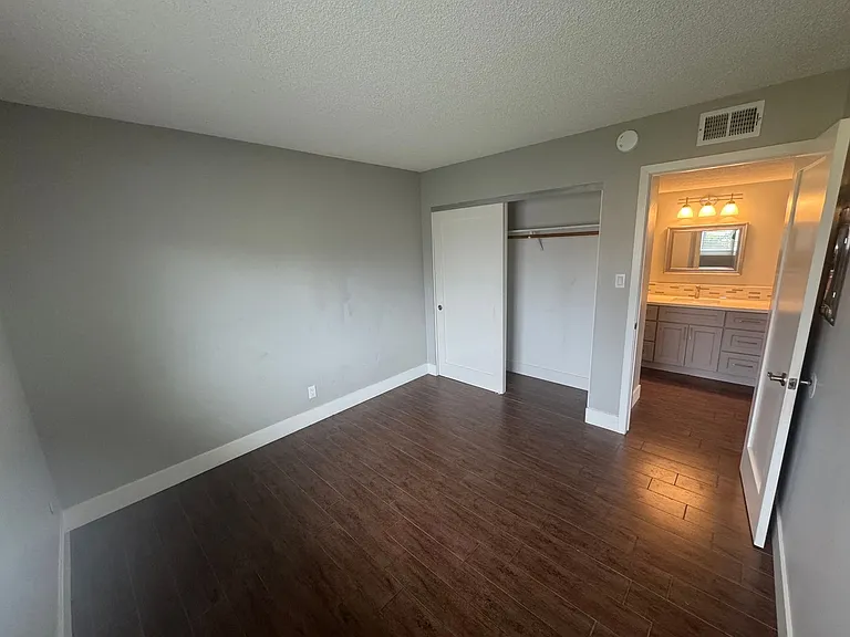 5619 42nd Street — Photo 15