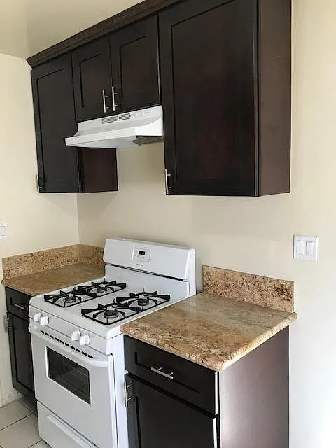 2 bed, 775 sqft, $2,750 — Photo 3