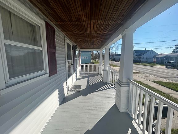 3rd image of 1107 S 1st Ave