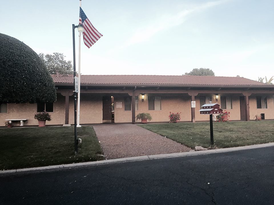 2nd image of 2694 Thunderbird Dr