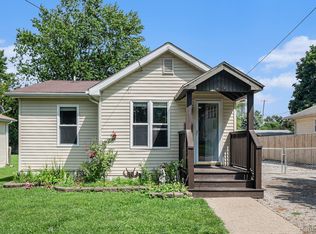 402 N Mackinaw St, Durand, MI