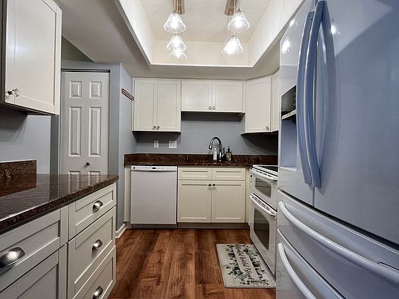 3rd image of 1131 Steven Patrick Ave