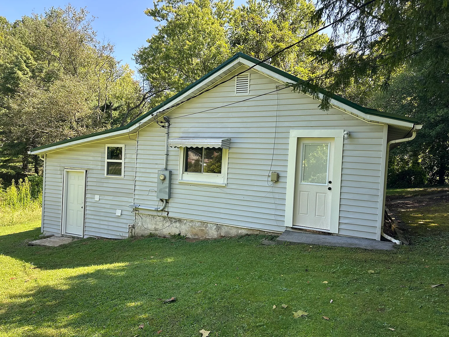 3004 Mayfield Dr — Photo 3