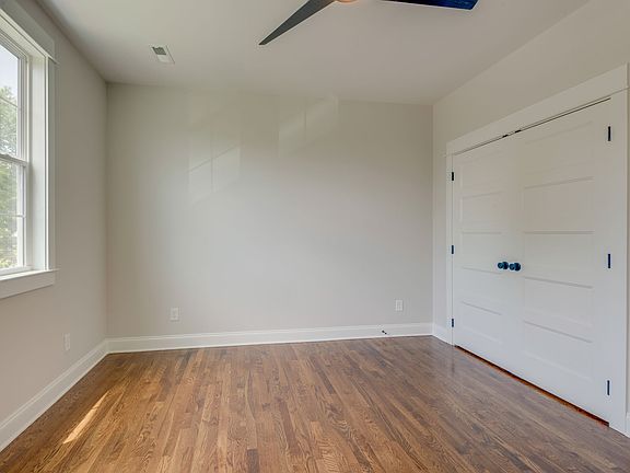 5th image of 810A Rosebank Ave