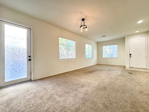 5th image of 828 Matthys Way