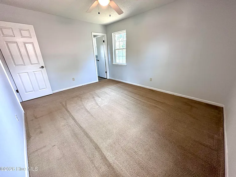 4558 Colonial Rd — Photo 13