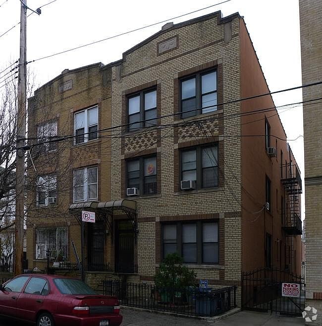 1st image of 1223 Ovington Ave #3