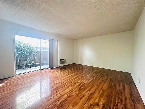 4th image of 1415 S Bundy Dr APT 1