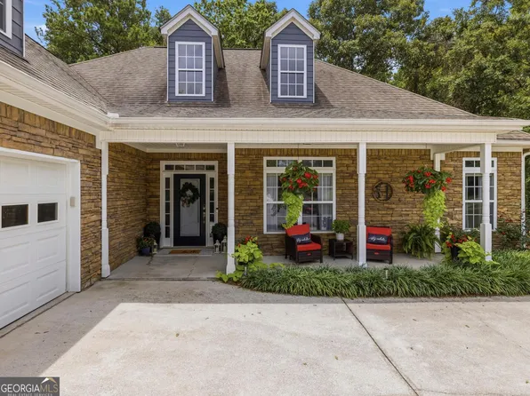 135 Clear Spring Ln, Oxford, GA 30054