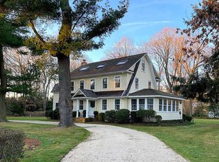 4 Davis Ln, Darien, CT 06820