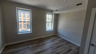 Building Photo - 344 Congress St #2