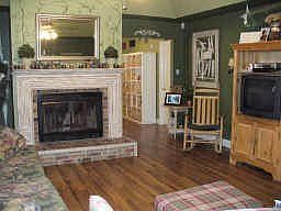 3rd image of 2317 Salisbury Ln