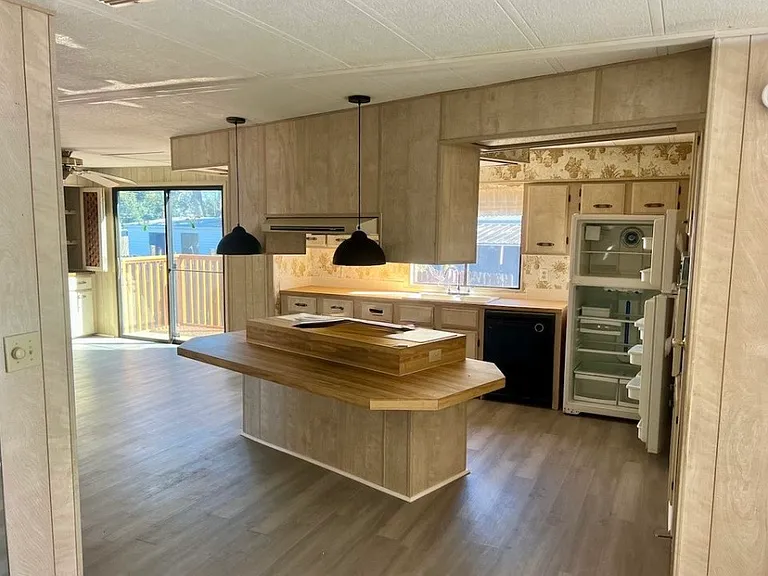 4714 Mundell Ave — Photo 9
