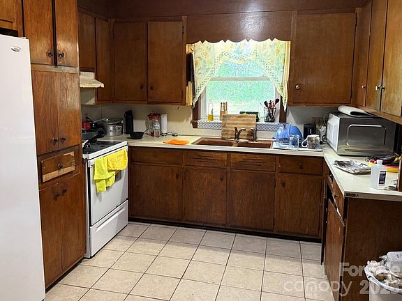 3rd image of 101 Ramsey St