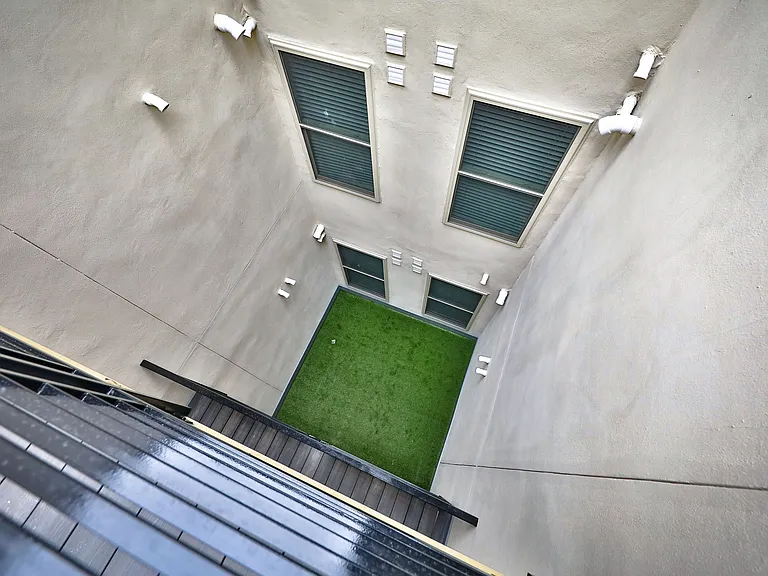 1322 N Franklin St #1 — Photo 44