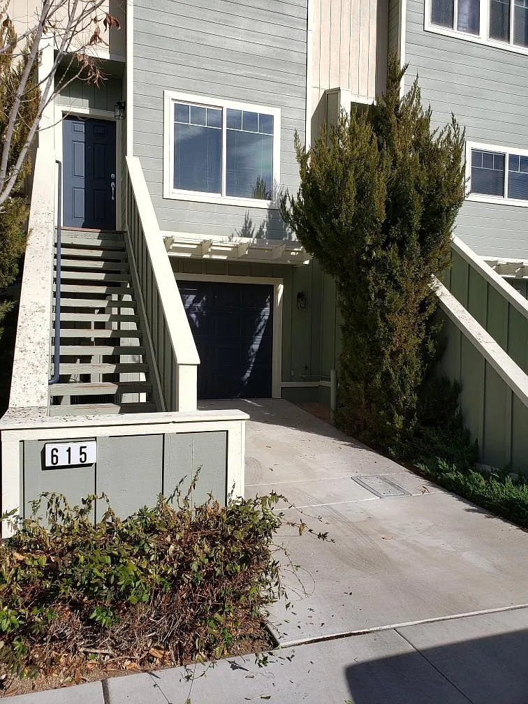 615 Stacie Nicole Ln photo 1