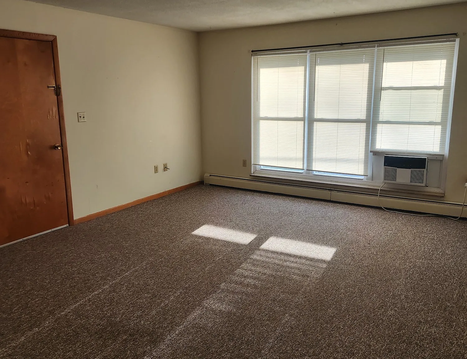 2 bed, 1100 sqft, $1,000 — Photo 3