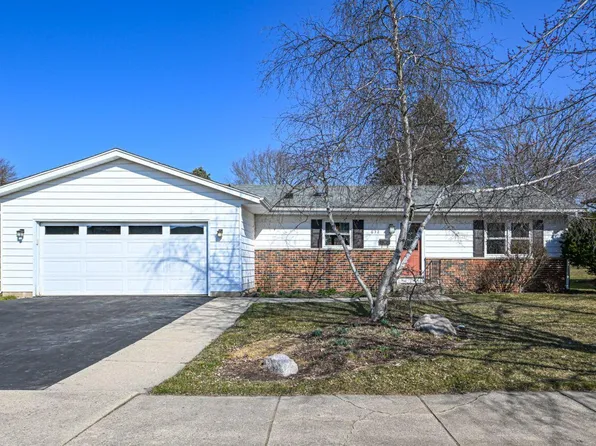 632 Meadow LANE, Burlington, WI 53105