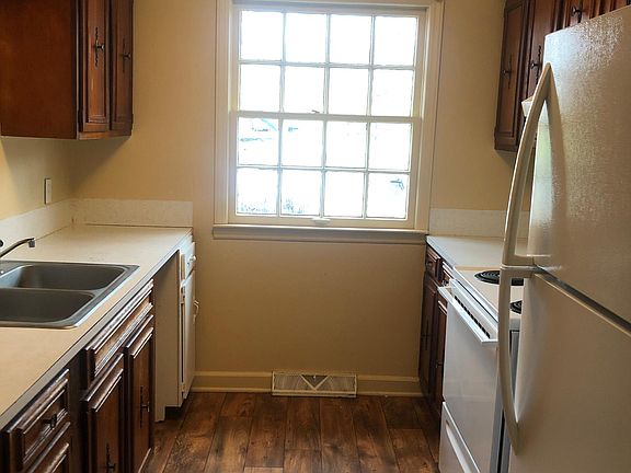 4th image of 1504 Bailey Ave