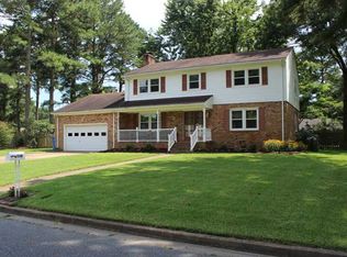 558 Summit Ridge Dr, Chesapeake, VA 23322