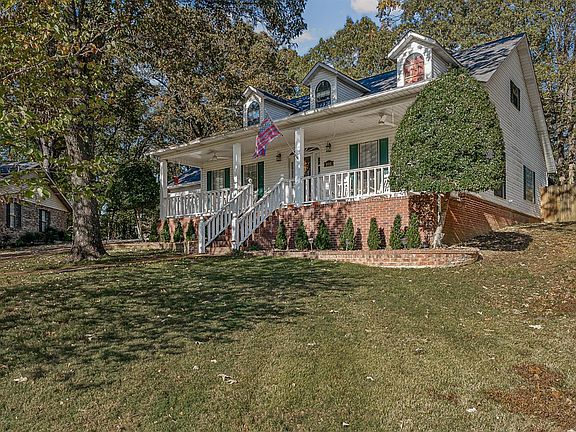 2nd image of 1604 Roleson Ln