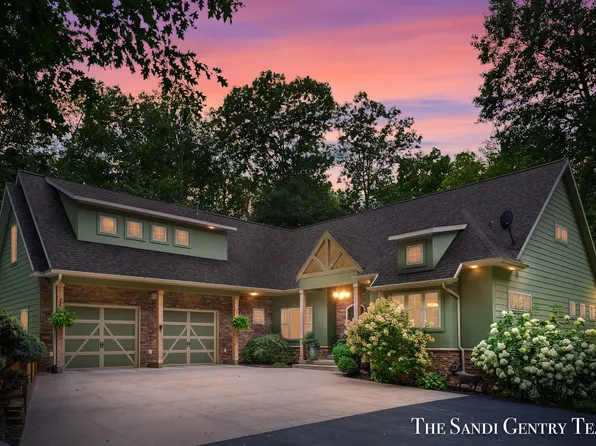 11667 Zoe Ave, West Olive, MI 49460