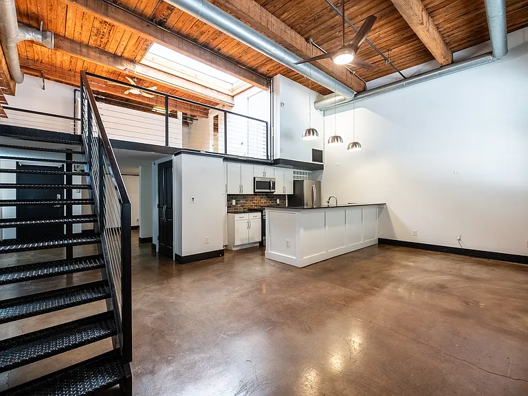 644 Wells St SW #7 — Photo 8