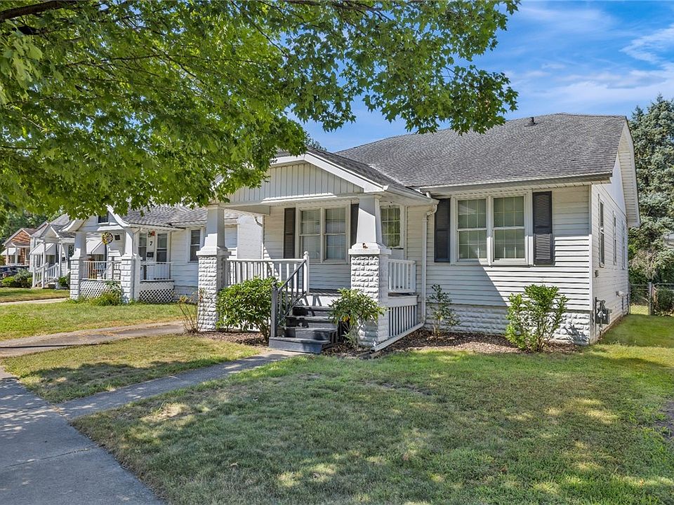 1st image of 9 Central Dr