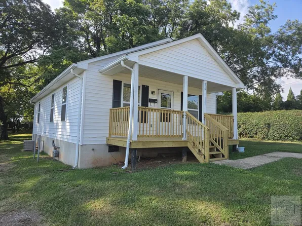 218 Moss St S, Martinsville, VA 24112