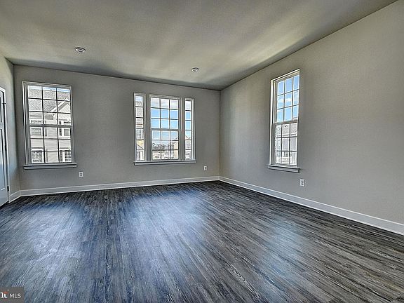 4th image of 11417 Willow Green Cir