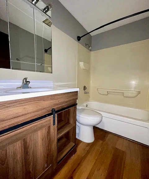 1012 Stewart Rd N #5 — Photo 5