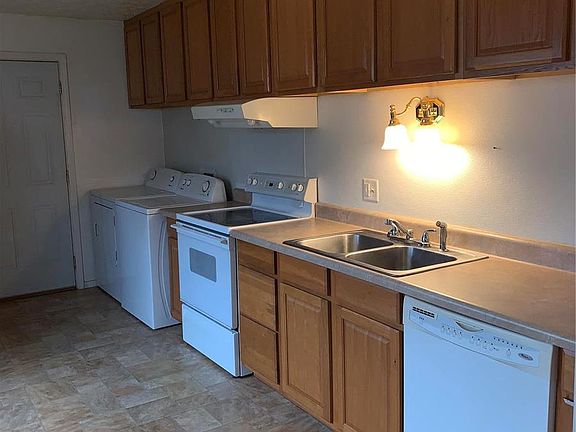3rd image of 610 Saint Rose Dr