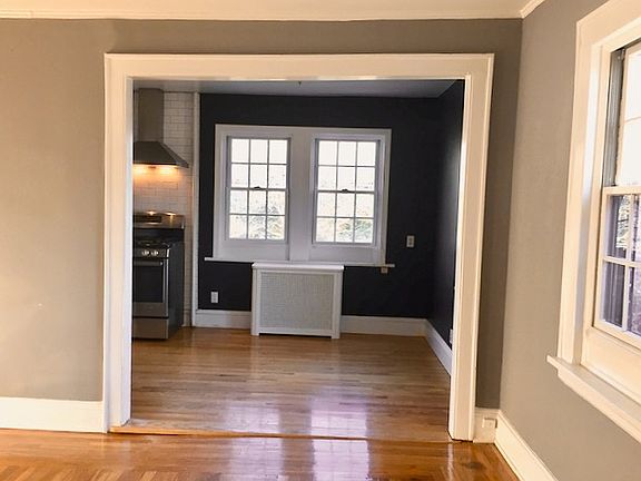 4th image of 174 Burns St Floor 2
