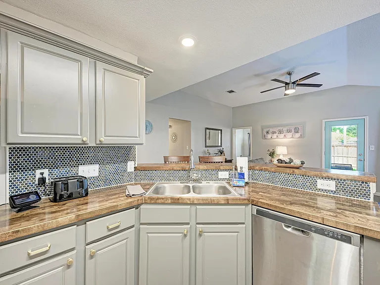 2022 Balsam Way — Photo 14