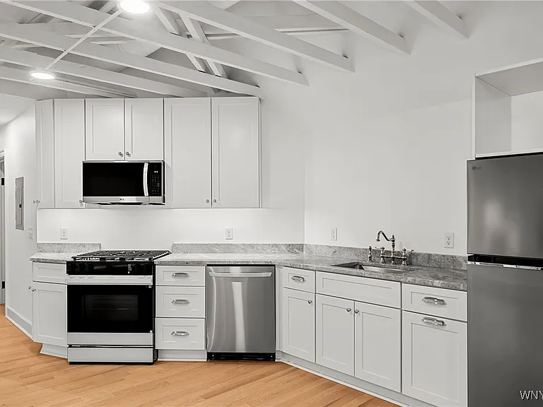 681 Lafayette Ave #3 — Photo 8