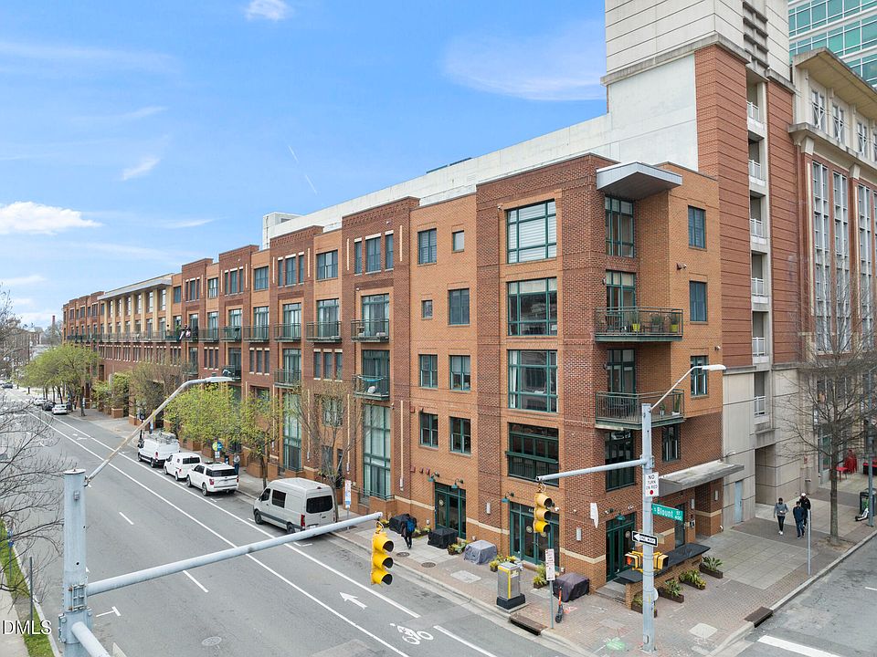 1st image of 444 Blount St #325