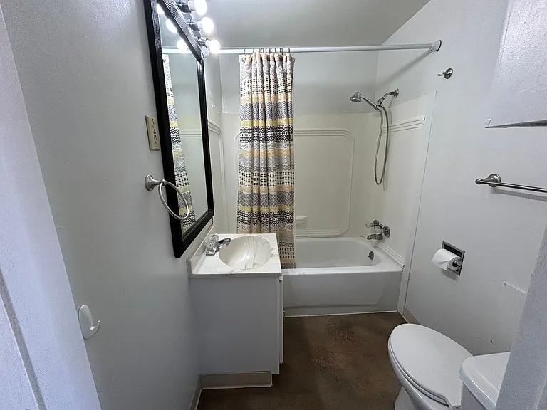 821 W Main St. — Photo 21