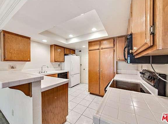 5th image of 3763 Danbury Ln