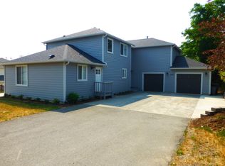1302 H Ave #B, Anacortes, WA